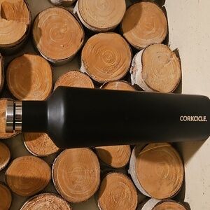 Corkcicle. 25 oz classic canteen- vinnebago ed. - matte black